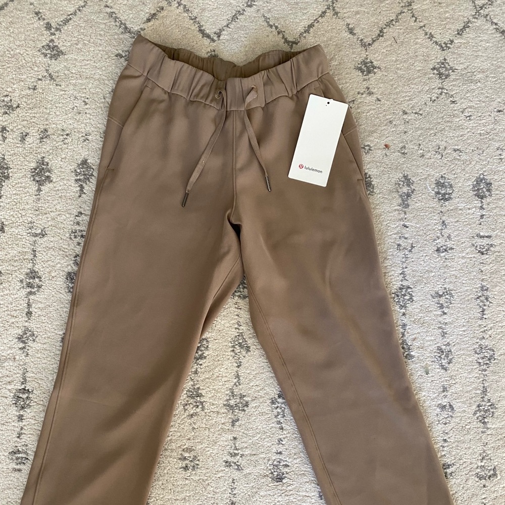 Lululemon - On the Fly Crop bottoms